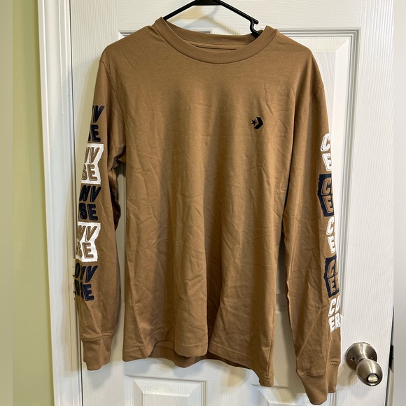 Converse Long Sleeve Shirt NWT, size adult small. - Picture 1 of 3